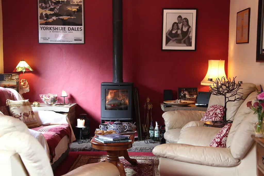 Guest house The Old Station Hotel Bell Busk